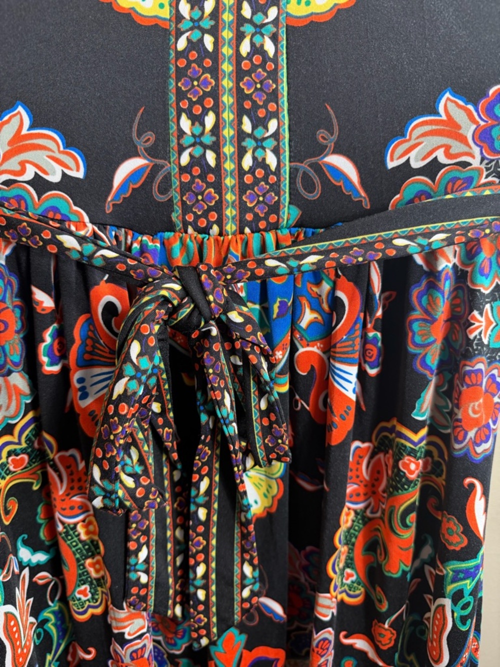 ECI New York Boho Paisley Dress Size M V Neck Tie Waist Border Print 3/4 Sleeve - Picture 5 of 7